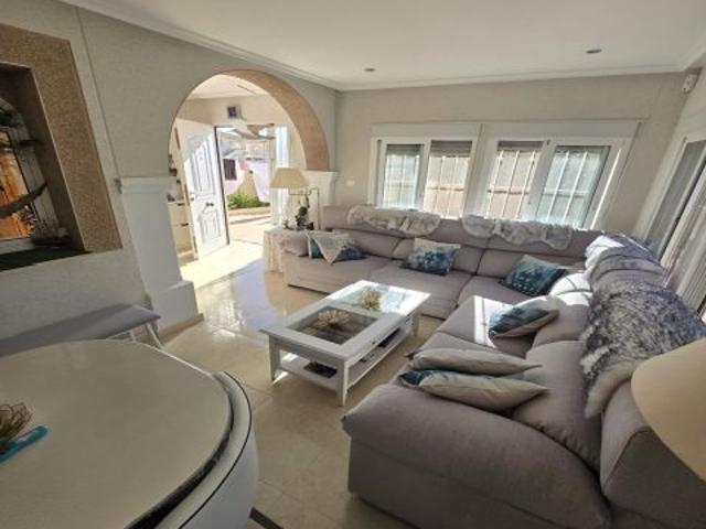 Villa en Venta en Torrevieja, Alicante