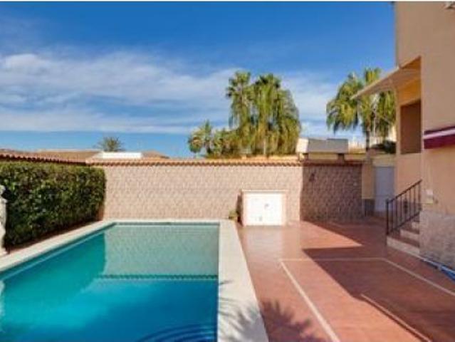 villa en Venta en Torrevieja. ETRV T8767