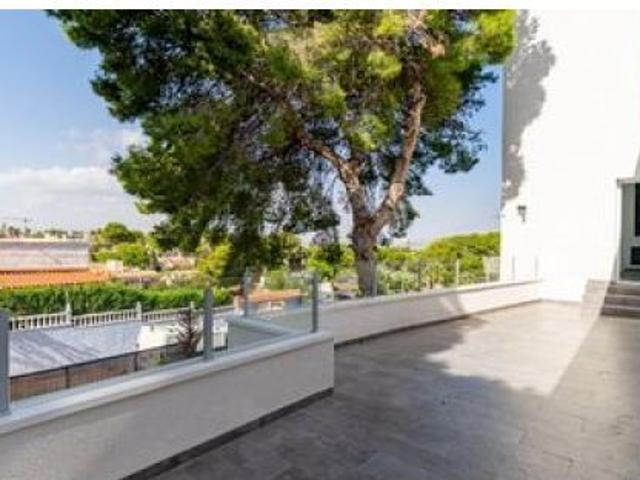 villa en Venta en Torrevieja. ETRV T8868