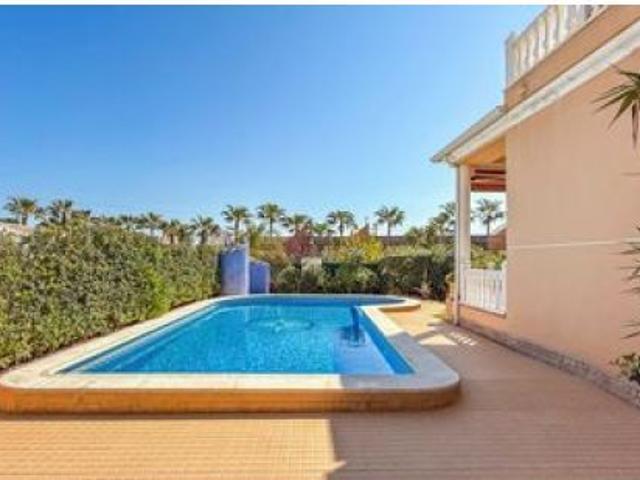 villa en Venta en Torrevieja. ETRV T8325