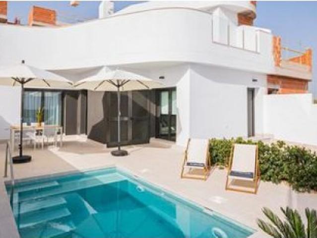 villa en Venta en Torrevieja. ETRV T9136