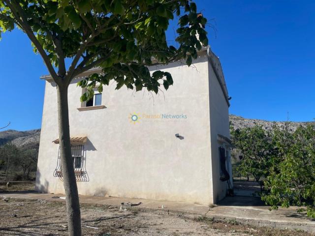 Villa en venta en Vall de Ebo Alicante