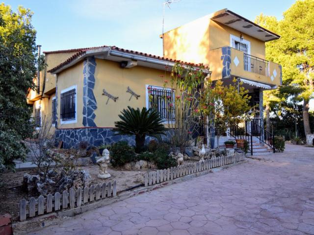 Villa en venta en Vilamarxant Valencia