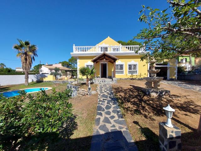Villa en venta en Vilamarxant Valencia