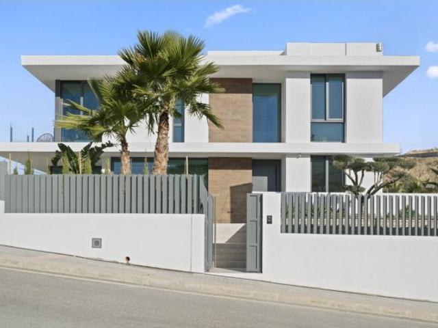 Villa en Venta en Villajoyosa, Alicante
