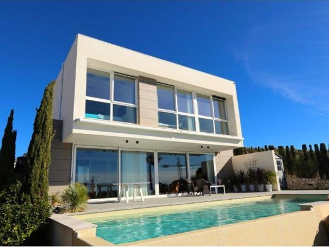 Villa en Venta en Villajoyosa, Alicante