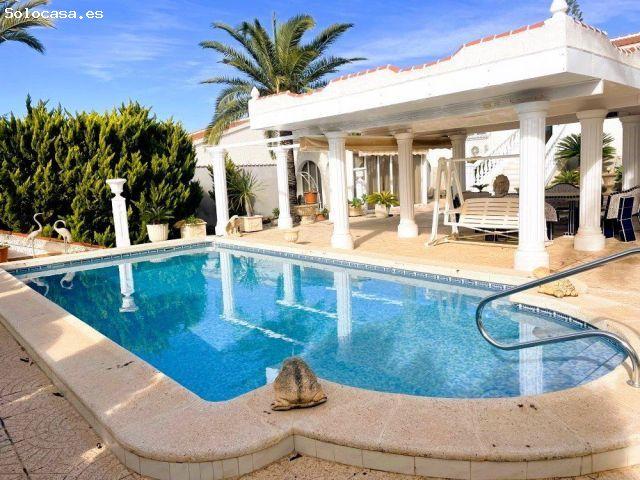 Villa en Venta en Almoradí, Alicante