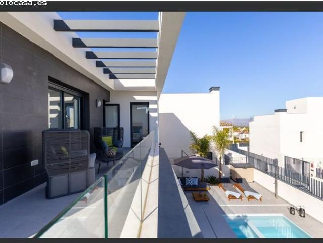 Villa en Venta en Almoradí, Alicante