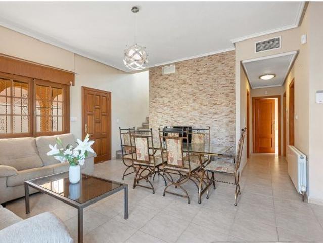 Villa en Venta en Almoradí, Alicante