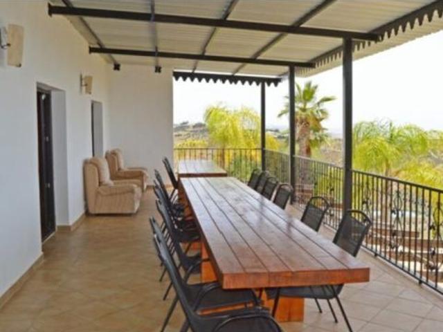 Villa en Venta en Alozaina, Málaga