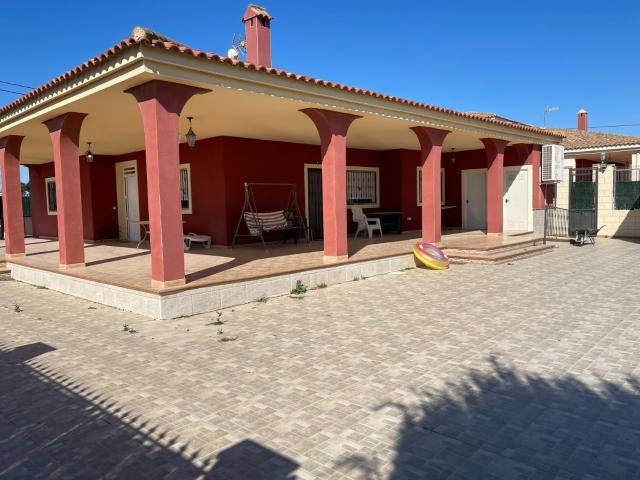 Villa en venta en Albatera Alicante
