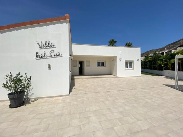 Villa en venta en Alfaz del Pi Alicante