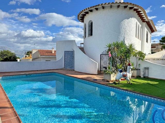 Villa en venta en Alfaz del Pi Alicante