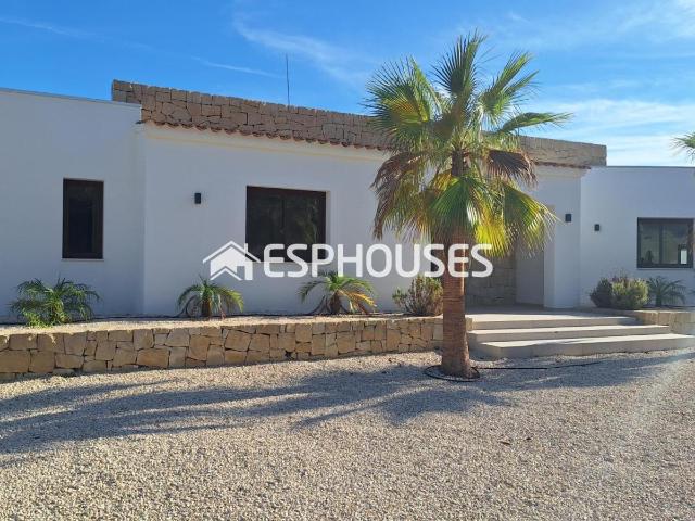 Villa en venta en Alfaz del Pi Alicante