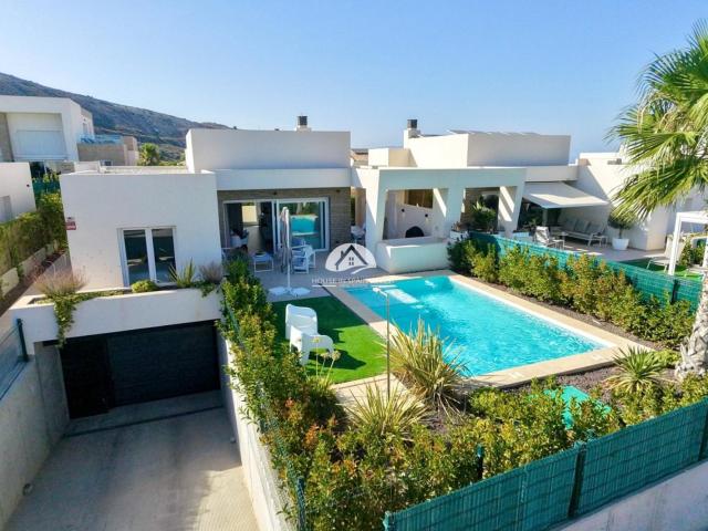 Villa en venta en Algorfa Alicante