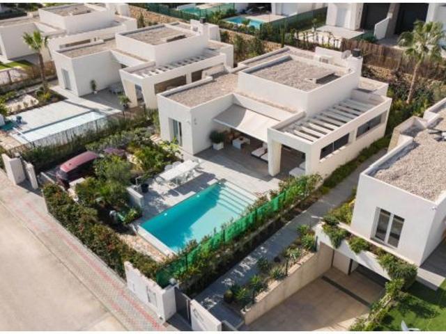 Villa en Venta en Algorfa, Alicante