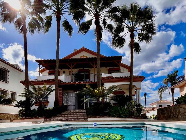 Villa en venta en Alhaurín el Grande Málaga