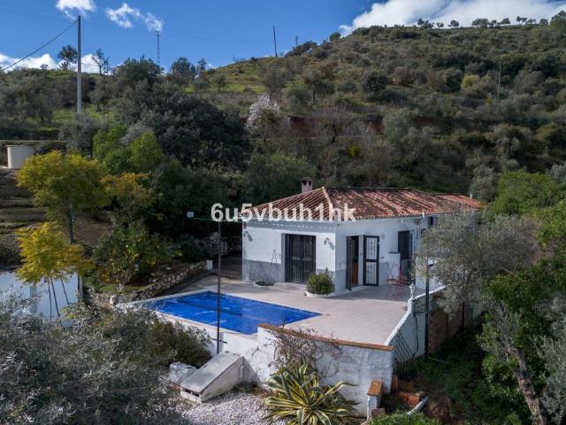 Villa en venta en Alhaurín el Grande Málaga