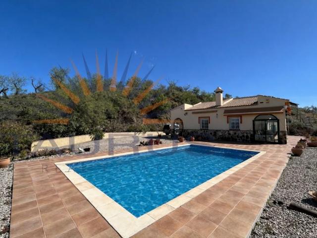 Villa en venta en Arenas Málaga