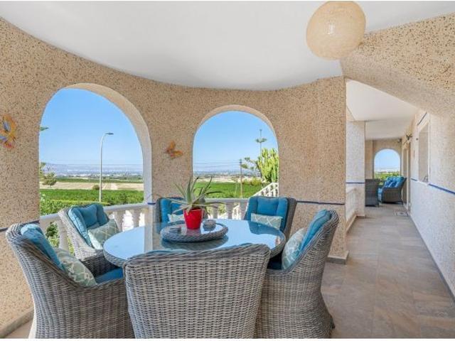 Villa en Venta en Barrio Viejo de Callosa de Segura, Alicante