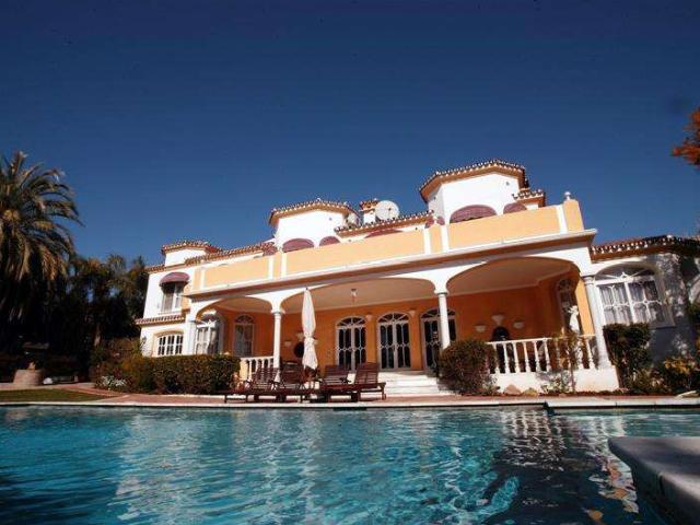 Villa en venta en Benahavis