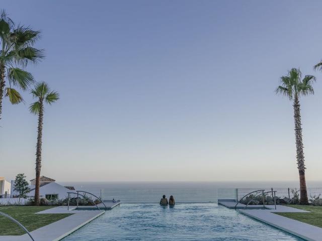 Villa en venta en Benalmadena con 4 dormitorios y 4 baños, c. 293m² Benalmadena Costa