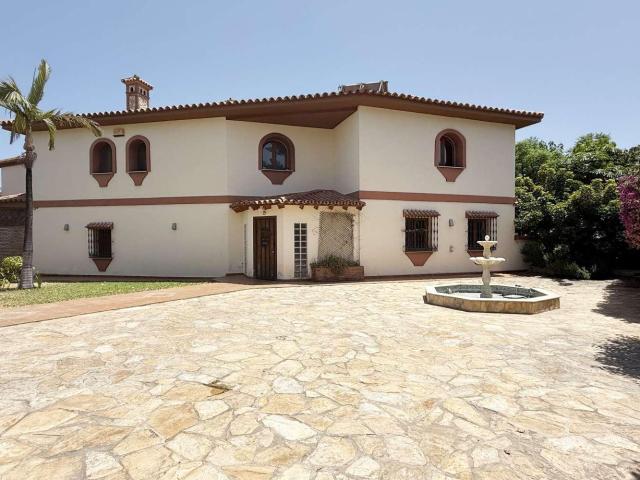 Villa en venta en Benalmádena Málaga