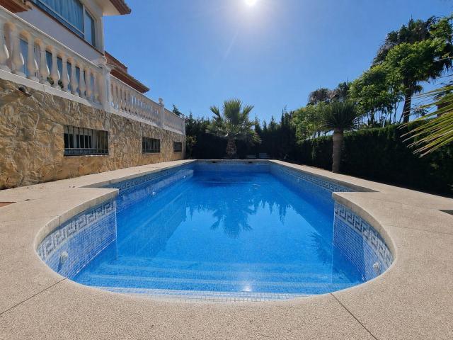 Villa en venta en Benalmádena Málaga
