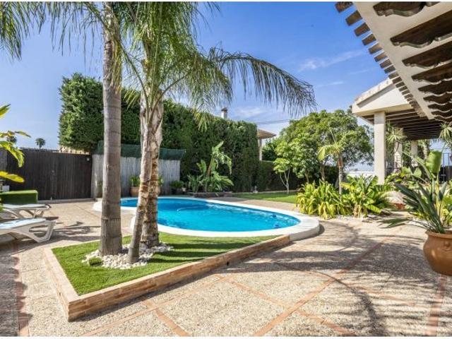 Villa en Venta en Beniel, Murcia