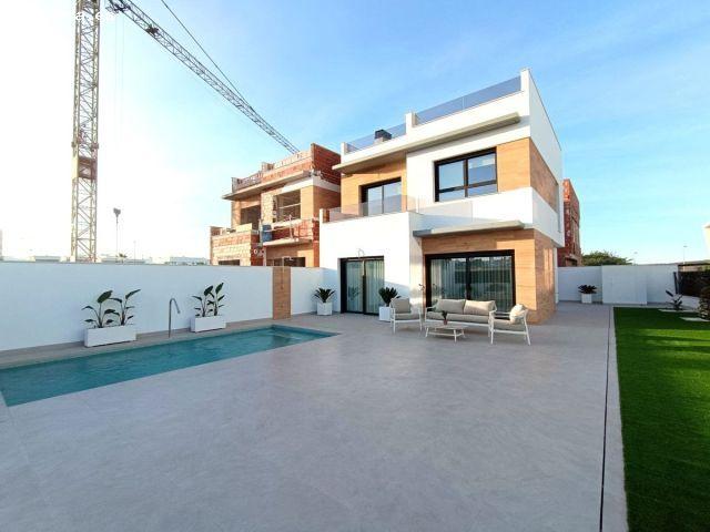 Villa en Venta en Benijófar, Alicante