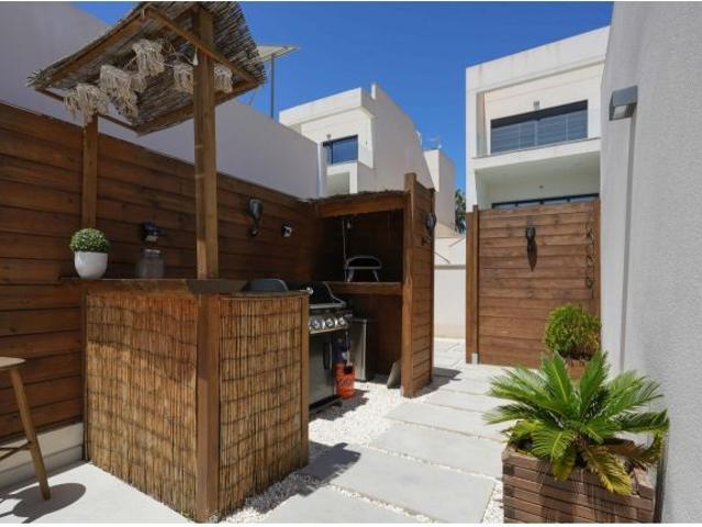Villa en Venta en Benijófar, Alicante