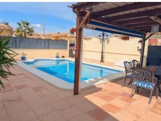 villa en Venta en Bigastro. ETRV T9282