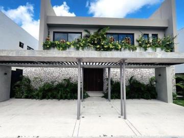 Villa en venta en Cancún Lagos del Sol – 4 habitaciones, comodidad, lujo y seguridad