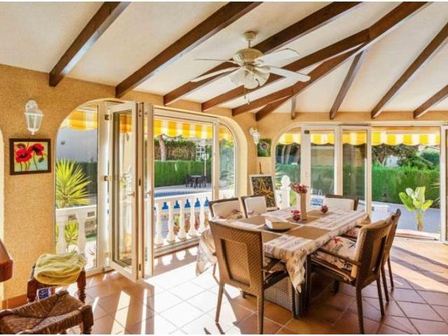 Villa en Venta en Cabo Roig, Alicante