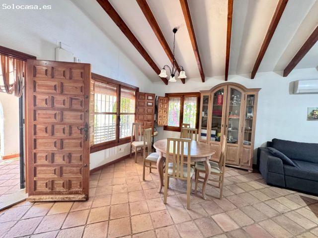 Villa en Venta en Cabo Roig, Alicante