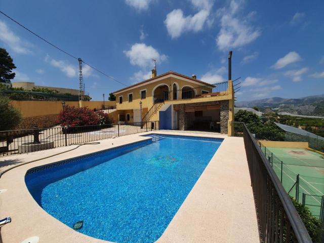 Villa en venta en Callosa d'En Sarrià Alicante