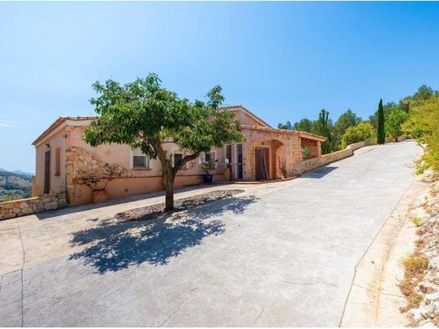Villa en Venta en Callosa dEn Sarria, Alicante