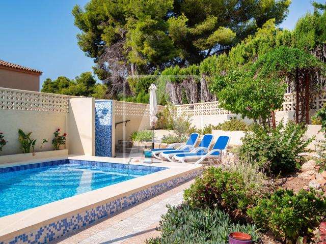 Villa en venta en Calpe, en la urbanización Los Pinos, situa. 263m² Calpe Calp