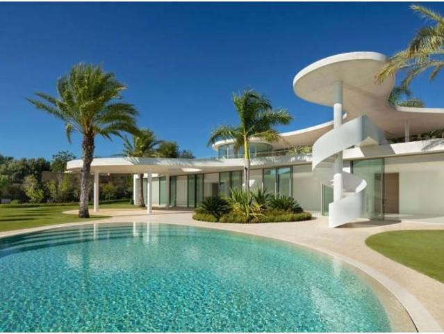 Villa en Venta en Casares, Málaga