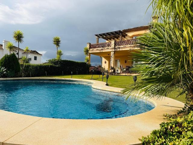 Villa en venta en Casares Málaga