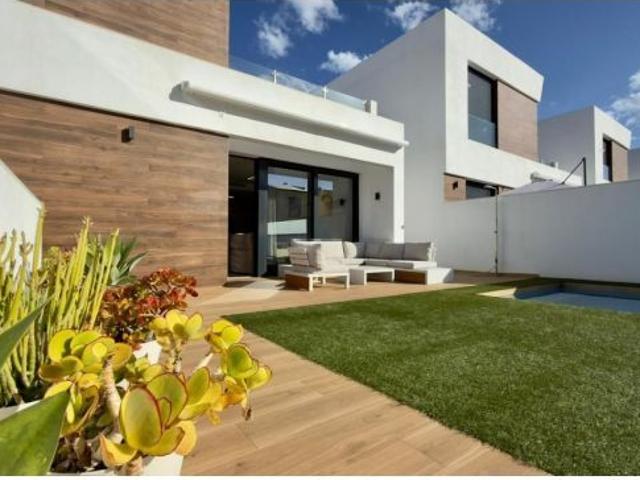 Villa en Venta en Caserío El Campello, Alicante