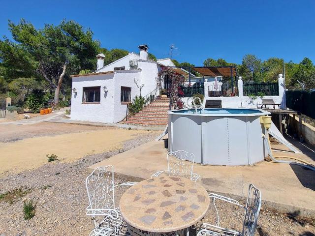 Villa en venta en Casinos Valencia