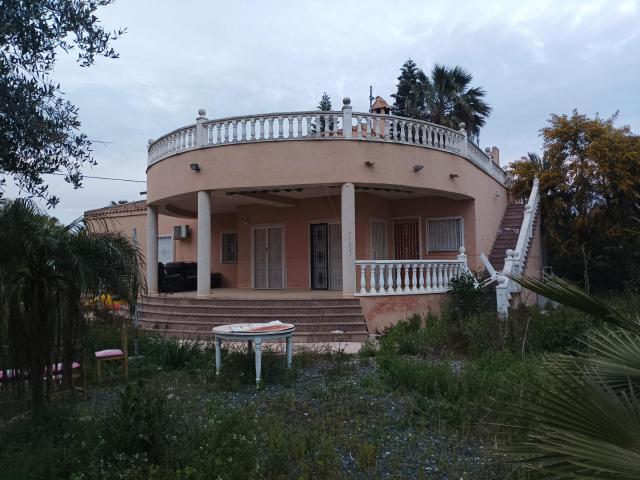 Villa en venta en Catral Alicante