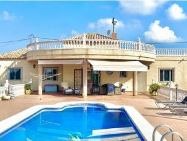 villa en Venta en Catral. ETRV T9611