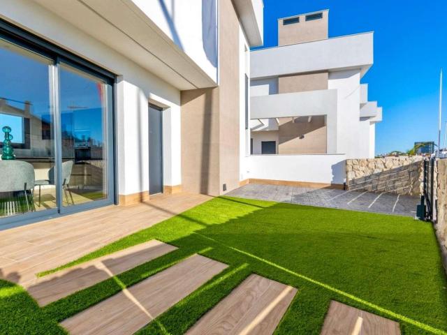 Villa en venta en construcción en Algorfa Alicante