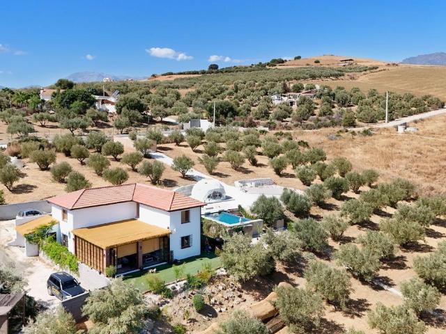 Villa en venta en Coín Málaga