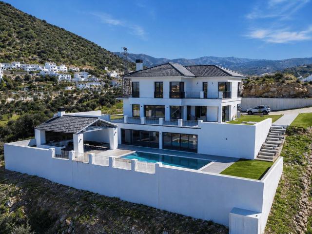 Villa en venta en Coín Málaga