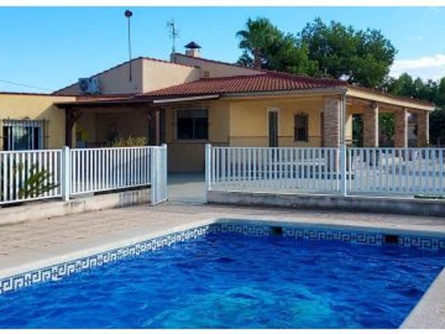 Villa en Venta en Crevillente, Alicante