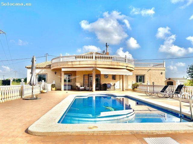Villa en Venta en Crevillente, Alicante
