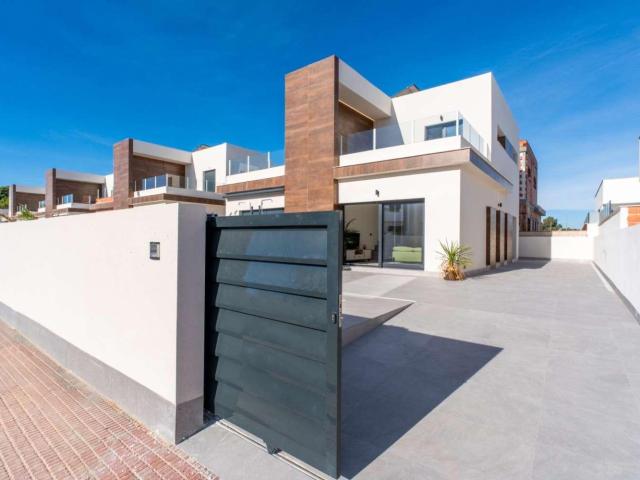 Villa en venta en Daya Nueva Alicante